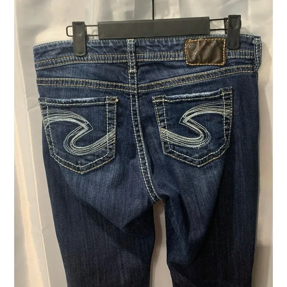 Silver Natsuki Women's Size 28/31 Dark Wash Causal Distressed Bootcut Jeans